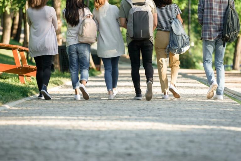 Manfaat Luar Biasa Berjalan Kaki Setiap Hari