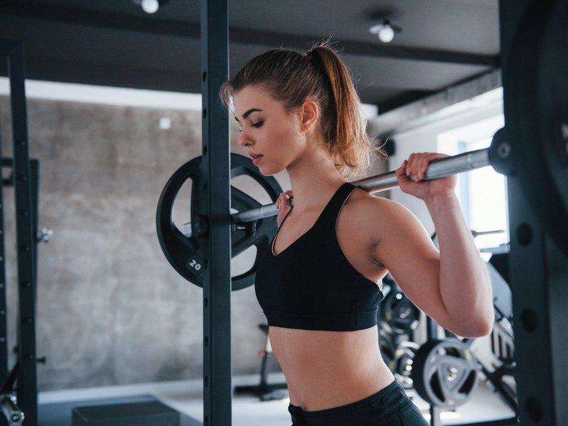 Strength Training Wanita Viral 2025: Takut Angkat Beban? Hybrid Functional Lift Buktikan Kamu Bisa Kuat