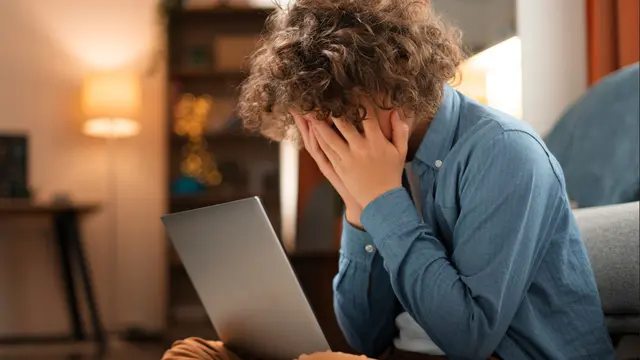 Gadget Addiction Remaja Krisis Mental Health & 7 Solusi Nyata